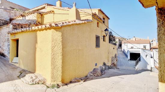 Casa de pueblo en Benizalon con vistas panorámicas - ALMERIA