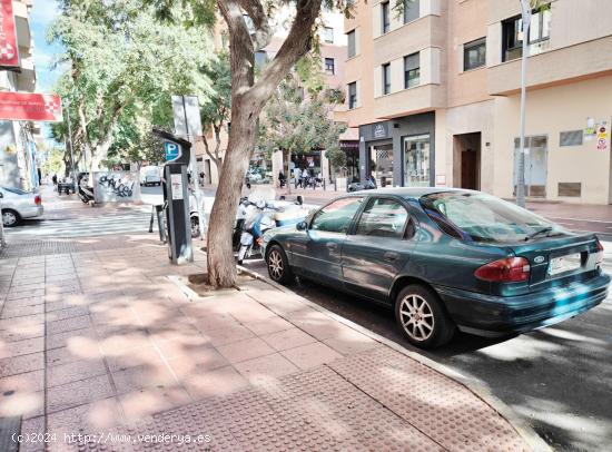 ¡Plaza de Garaje en Venta en Zona Centro! 🚗🏍️ - ALMERIA