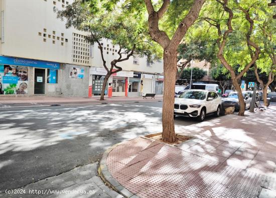 ¡Plaza de Garaje en Venta en Zona Centro! 🚗🏍️ - ALMERIA