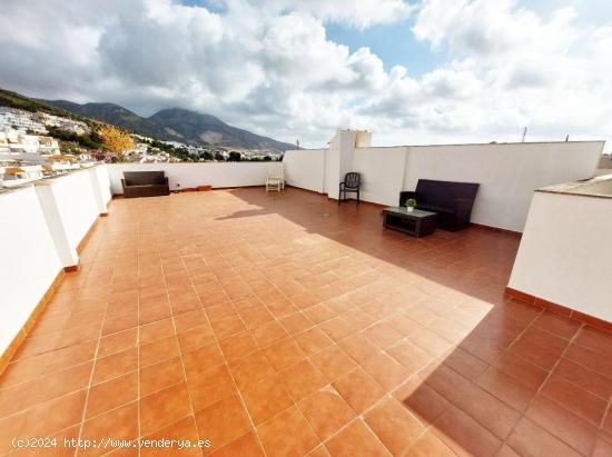 Piso 2 dormitorios con garaje y terraza de 80 m². Benalmádena Pueblo - MALAGA