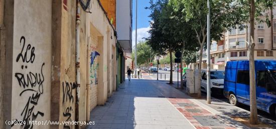 Solar en venta Avda. Doctor Clará y calle Ingeniero Ballester - CASTELLON