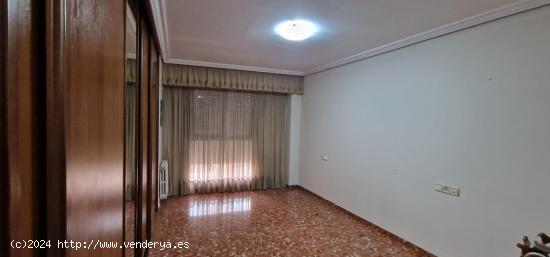 Excelente vivienda en pleno centro de la ciudad con garaje - CASTELLON