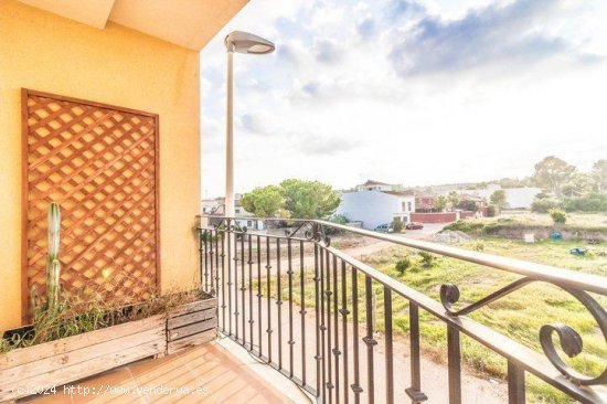 Casa en venta en Llombai (Valencia)