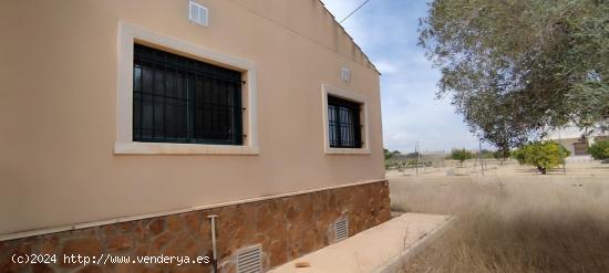 CHALET EN VALVERDE - ALICANTE