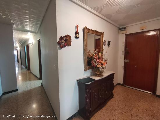 VENTA DE AMPLIO PISO EN CREVILLENTE - ALICANTE