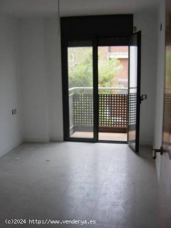 PISO AMUEBLADO CON PISCINA COMUNITARIA EN VENTA - BARCELONA