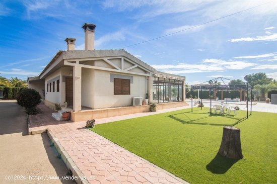 Villa en venta en Elche (Alicante)