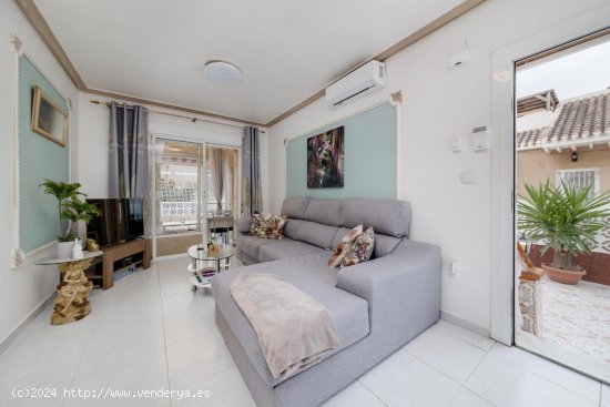 Villa en venta en San Miguel de Salinas (Alicante)