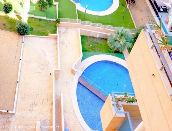 Apartamento de 3 dormitorios en venta en Villajoyosa - ALICANTE