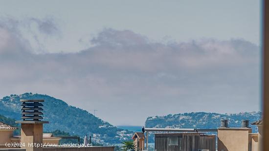 CENTRICO ADOSADO EN ANDRATX, CON 2 PARKINGS Y VISTAS PARCIALES AL MAR. - BALEARES