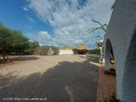 Villa en venta en La Manga del Mar Menor (Murcia)