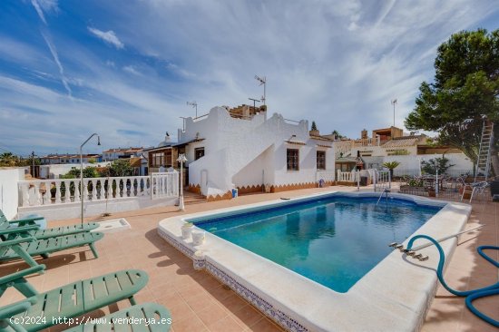 Villa en venta en Torrevieja (Alicante)