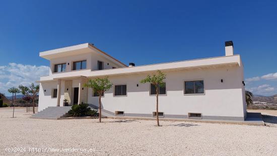 Casa moderna en Novelda - ALICANTE