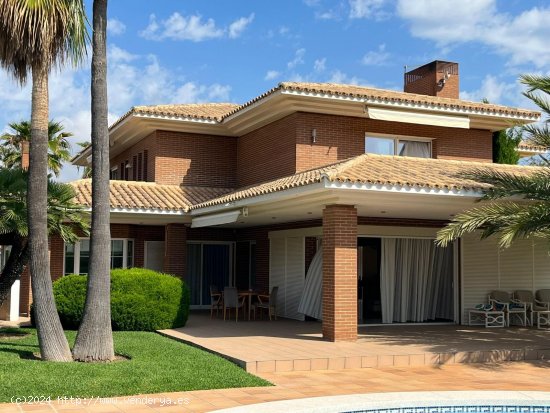 Villa en venta en Benidorm (Alicante)