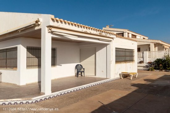 Villa en venta en Guardamar del Segura (Alicante)