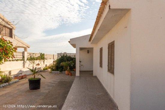 Villa en venta en Guardamar del Segura (Alicante)