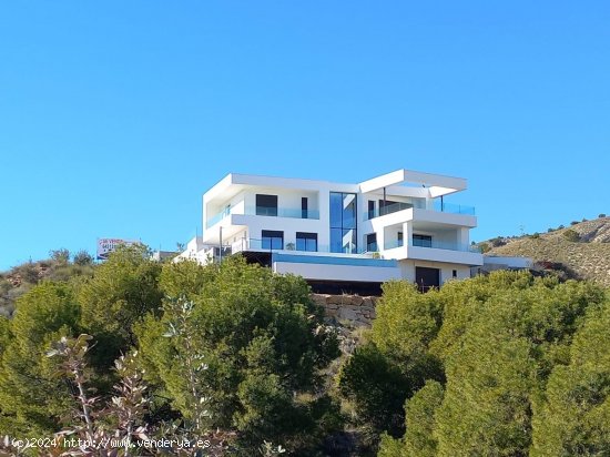 Villa en venta a estrenar en Finestrat (Alicante)