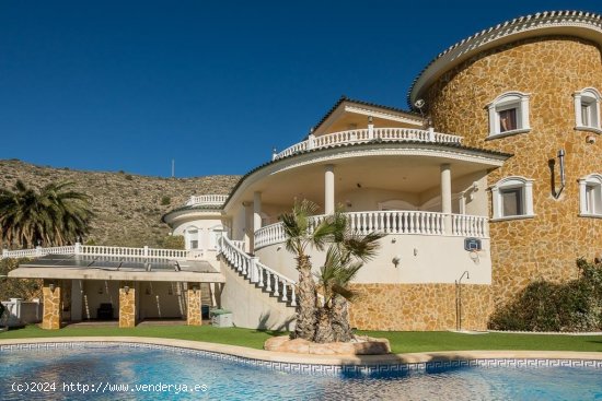 Villa en venta en Hondón de las Nieves (Alicante)