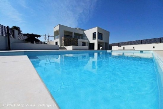 Villa en venta en Torrevieja (Alicante)