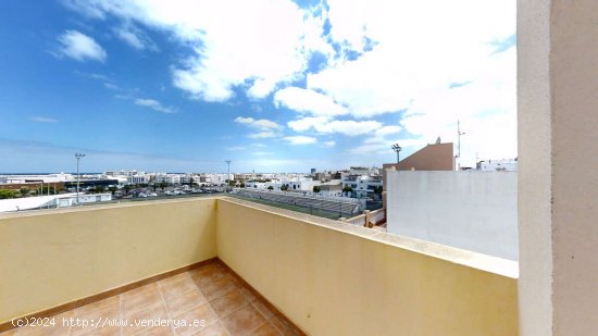 ¡Espectacular Piso en Venta en Arrecife: Ubicación Ideal y Confort Garantizado! - Arrecife