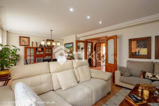 Casa en venta de 264 m² Urbanización Párroco Don José F. Teral, 33403 Avilés (Asturias)