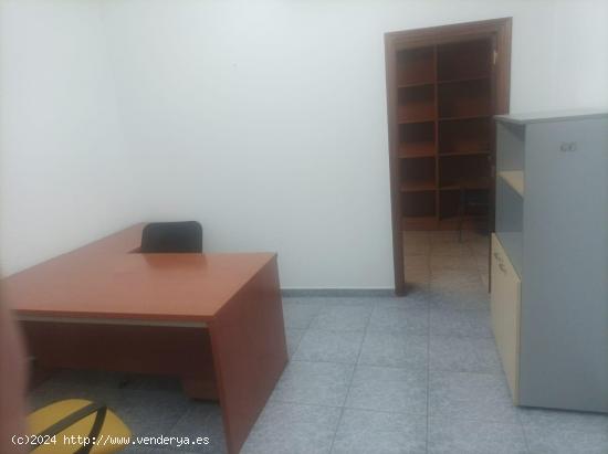 ¡Local Comercial en Venta en Elche, Zona Pont Nou-Corazón de Jesús! 60m² + Altillo de Oficinas -