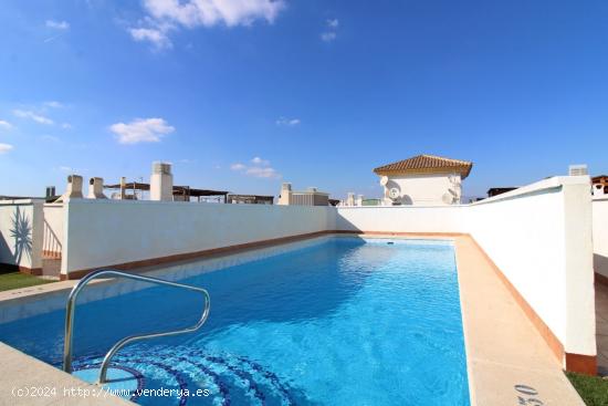 ¡ TERRAZA, PISCINA, GARAJE, AMUEBLADO Y LISTO PARA ENTRAR, QUE MAS SE PUEDE PEDIR ! - ALICANTE