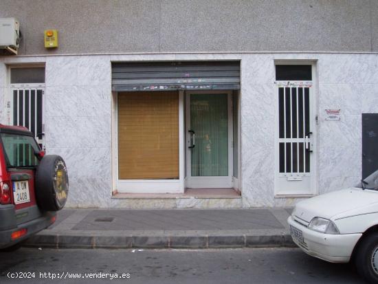 LOCAL CON MUCHO PASO DE GENTE, FRENTE A COLEGIO - ALICANTE