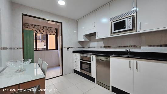 Oasis de lujo en Benidorm: Piso de 4 dormitorios y 2 baños con jacuzzi privado. - ALICANTE