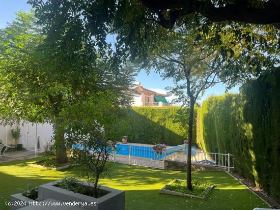 CHALET EFICIENTE CON PISCINA EN GÓJAR (JUNTO OGÍJARES) - GRANADA