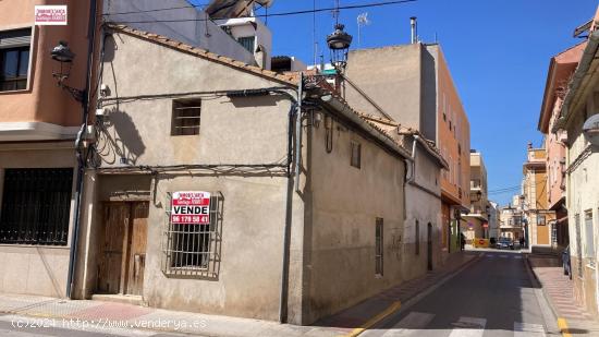 VENTA DE CASA -SOLAR-  EN BENIFAIO - VALENCIA