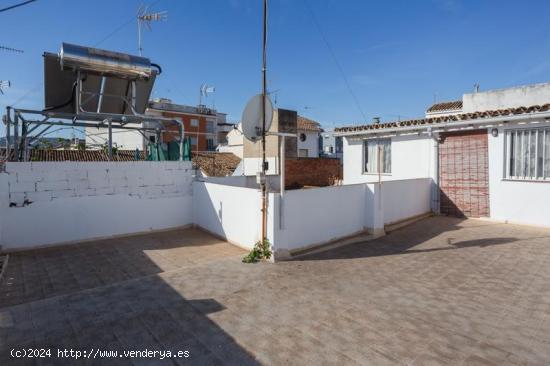 OPORTUNIDAD GRAN CASA SEÑORIAL REFORMADA CON ENCANTO EN BELLREGUARD CON TERRAZAS Y GARAJE. - VALENC