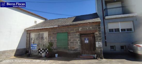 CASA DE PIEDRA-SOLAR EDIFICABLE EN EL CENTRO DE COLUMBRIANOS 190 M2 Y GARAJE EN BLOQUE DE HORMIGÓN 