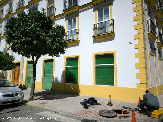 SE ALQUILA LOCAL COMERCIAL EN EL PUERTO DE SANTA MARÍA - CADIZ