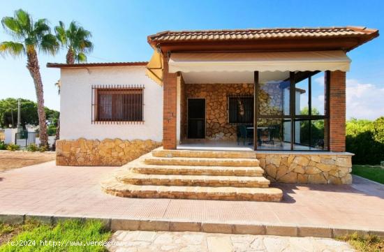 Chalet urbano a la venta en Valverde, Elche. - ALICANTE