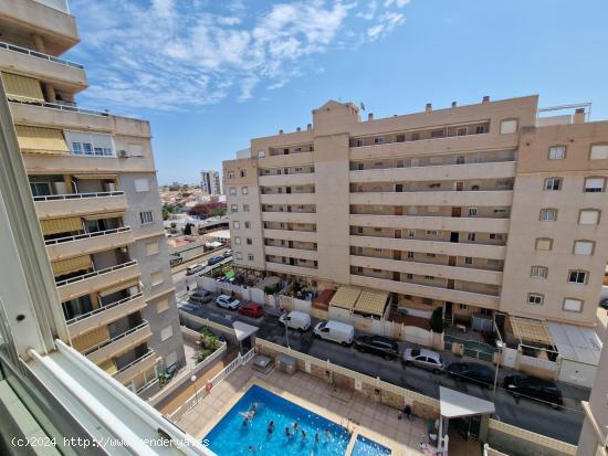 Apartamento como nuevo 2 dormitorios piscina comunitaria - ALICANTE