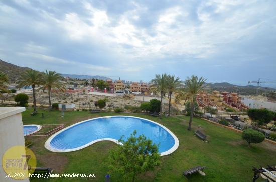 SE VENDE BUINGALOW ADOSADO DE TRES DORMITORIOS CON GARAJE EN BALCON DE FINESTRAT - ALICANTE