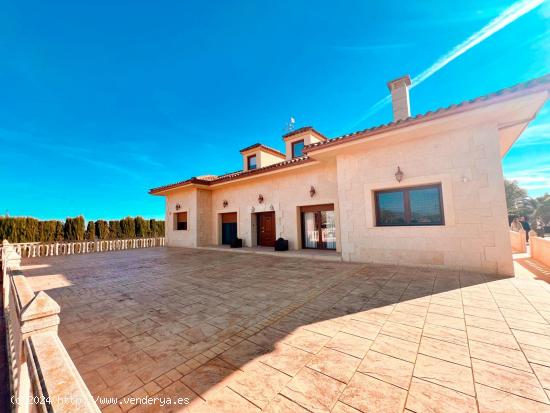 EXCLUSIVA VILLA DE LUJO EN ASPE - ALICANTE