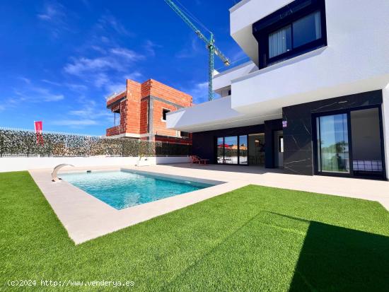 EXCLUSIVA VILLA EN ROJALES - ALICANTE