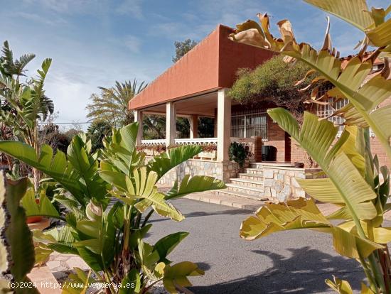 MAGNIFICO CHALET EN BOQUERES SAN VICENTE DEL RASPEIG - ALICANTE