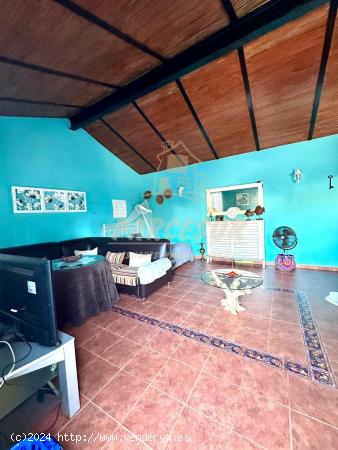 CUEVAS BAJAS - Parcela de unos 1.500m con casita-loft de unos 55m. - CORDOBA