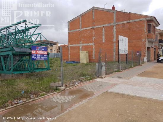  *Solar de 1000 metros cuadrados en la zona de la avenida Juan Carlos I* - CIUDAD REAL 