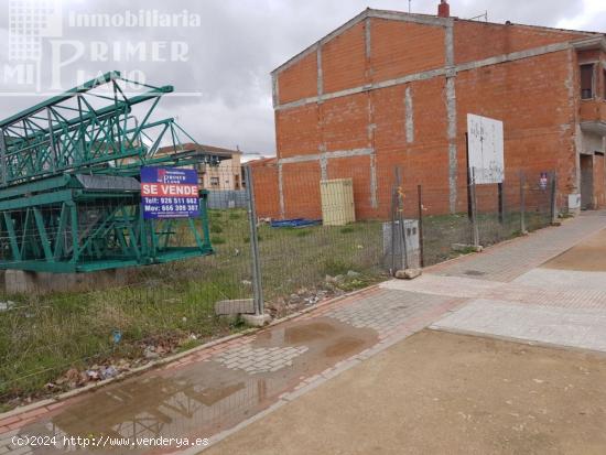 *Solar de 1000 metros cuadrados en la zona de la avenida Juan Carlos I* - CIUDAD REAL