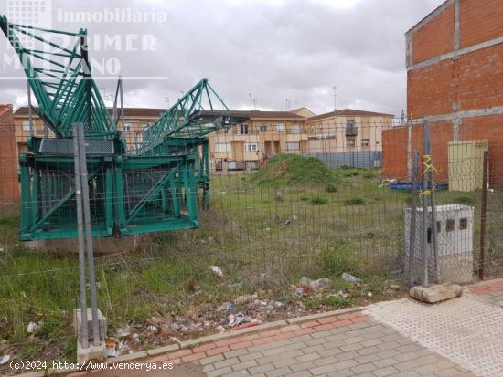 *Solar de 1000 metros cuadrados en la zona de la avenida Juan Carlos I* - CIUDAD REAL