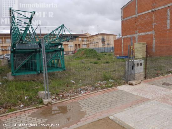 *Solar de 1000 metros cuadrados en la zona de la avenida Juan Carlos I* - CIUDAD REAL