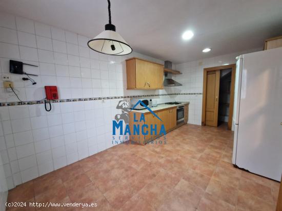 INMOBILIARIA LA MANCHA VENDE CASA CON NAVE EN EL SALOBRAL - ALBACETE