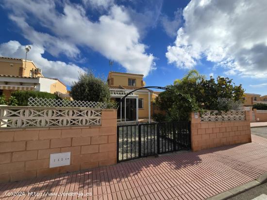 Casa independiente en venta Playa Flamenca - ALICANTE