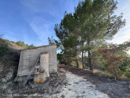 Terreno en venta en Benissa en zona tranquila y soleada con vistas al mar - ALICANTE