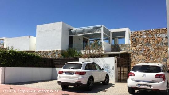 Precioso chalet con piscina privada en Las Lomas de Cabo Roig. - ALICANTE