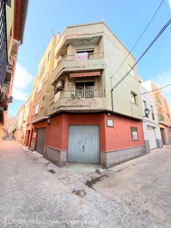 EDIFICIO EN EL CENTRO DE CULLERA - VALENCIA